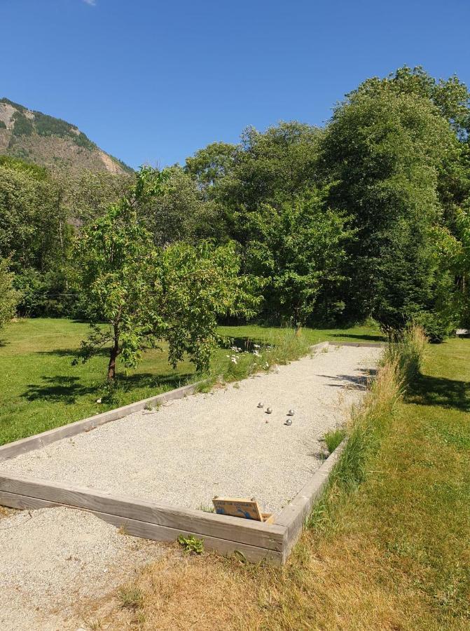 Whisperive Lodge - Le Vert Aux Bords De Rive Le Bourg-dʼOisans Εξωτερικό φωτογραφία